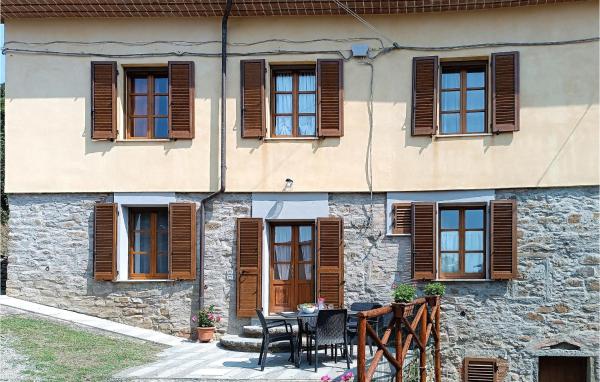På bildet vises objektet Stunning Home In Castiglion Fiorentino som ligger i byen Santa Cristina.
