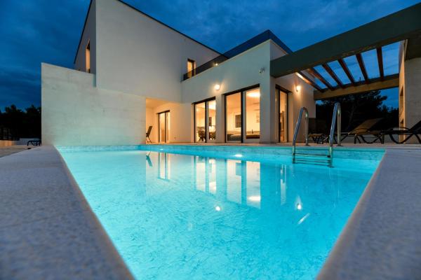 Luxusvilla Christian Direkt Am Meer Mit Pool - Starigrad-Paklenica