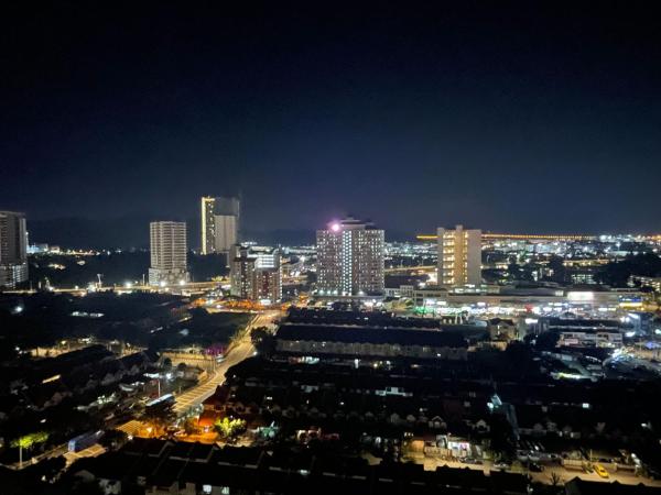 A la foto es mostra l'objecte 6PAX NEAR USM n PANTAI HOSPITAL n SPI CE ARENA situat a la ciutat de Bayan Lepas.