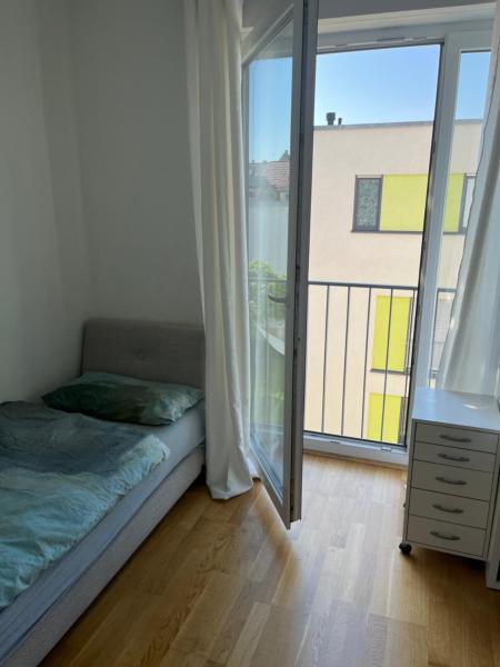 A la foto es mostra l'objecte Zimmer mit eigenem Bad situat a la ciutat de Ulm.