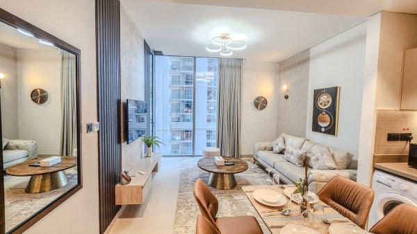 Na fotografii je vidět objekt STAY BY LATINEM Luxury 1BR Holiday Home CV B905 near Burj Khalifa nacházející se ve městě Dubaj.