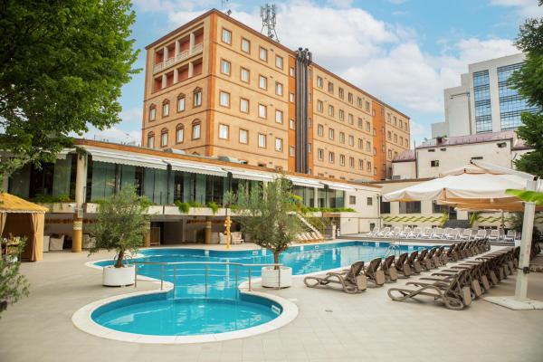Na zdjęciu widoczny jest obiekt Best Western Plus Congress Hotel Yerevan położony w mieście Erywań.
