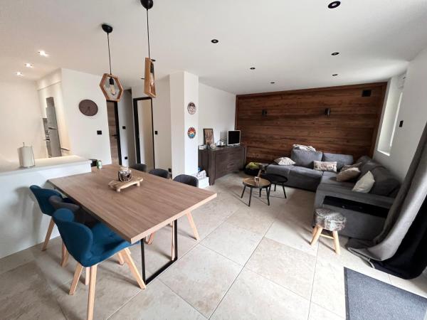 A la foto es mostra l'objecte Appartement en montagne 90m2 3 chambres situat a la ciutat de La Chal.