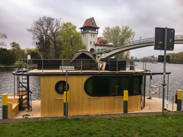 Kuvassa näkyy kohde Hausboot JAWE auf der Kleinseenplatte, joka sijaitsee kaupungissa Kleinzerlang.
