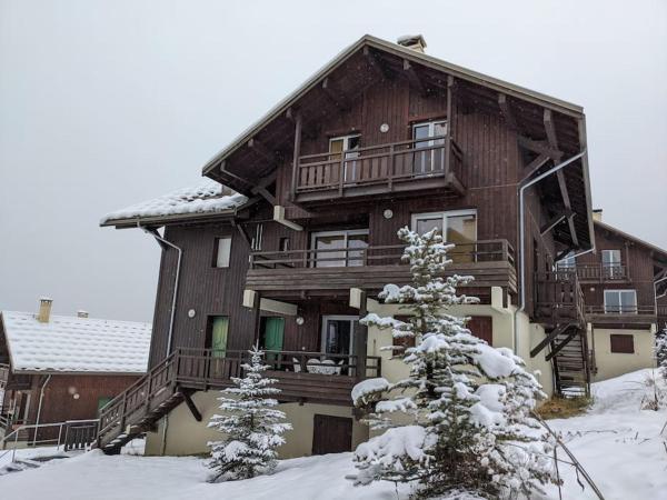 På billedet ses objektet Appartement 1 chambre, résidence Les Chalets beliggende i byen Puy-Saint-Vincent.
