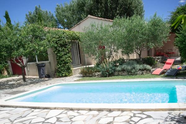 A la foto es mostra l'objecte Petit paradis . situat a la ciutat de Pujaut.