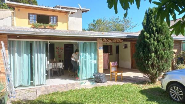 På billedet ses objektet Casa praia 4 quartos Sul da Ilha Florianópolis beliggende i byen Florianópolis.