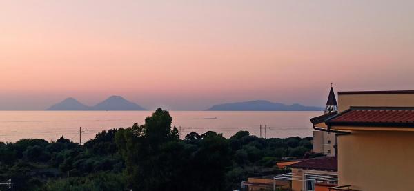 På billedet ses objektet Aeolian view beliggende i byen Piraino.