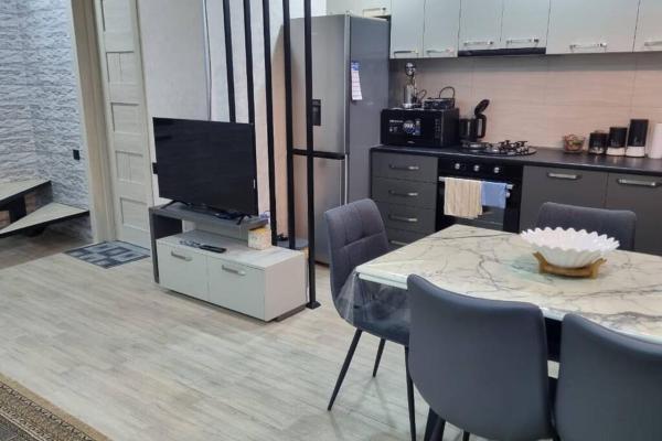 照片显示了位于Borjomi市的My House物件。