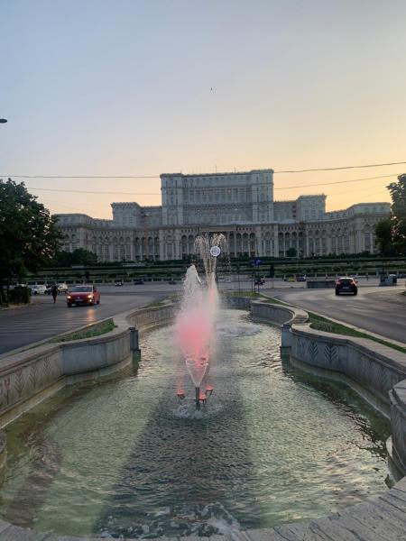 A la foto es mostra l'objecte CHIC Apartment Piata Constitutiei - near the Palace of Parliament situat a la ciutat de Bucarest.