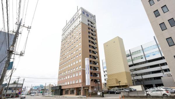 Na zdjęciu widoczny jest obiekt Toyoko Inn Gumma Ota eki Minami guchi położony w mieście Ota.