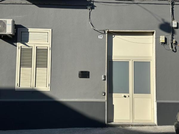 A la foto es mostra l'objecte Holiday House Fifteen situat a la ciutat de Catània.