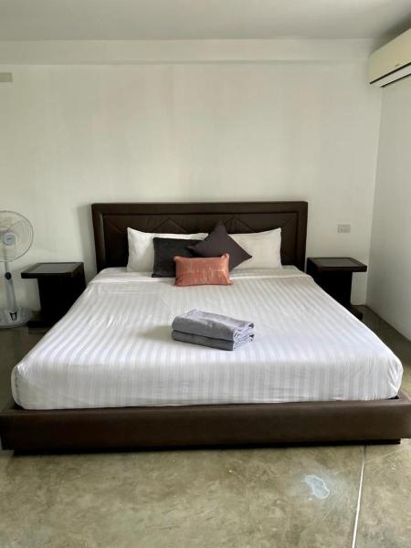 Extra large, modern apartment with sea view photo 8