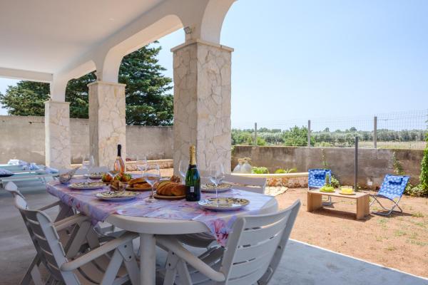 En la foto se muestra el objeto Villa Levante Sea View With Air Conditioning, Parking And Wi-Fi ubicado en la ciudad de Torre Lapillo.