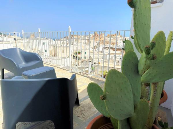 A la foto es mostra l'objecte La Stanza sul Tetto - Panorama&Relax - Ostuni centro situat a la ciutat de Ostuni.