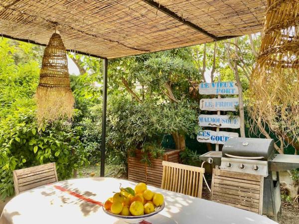 Villa calme grand jardin bord de mer. Parking, Marseille