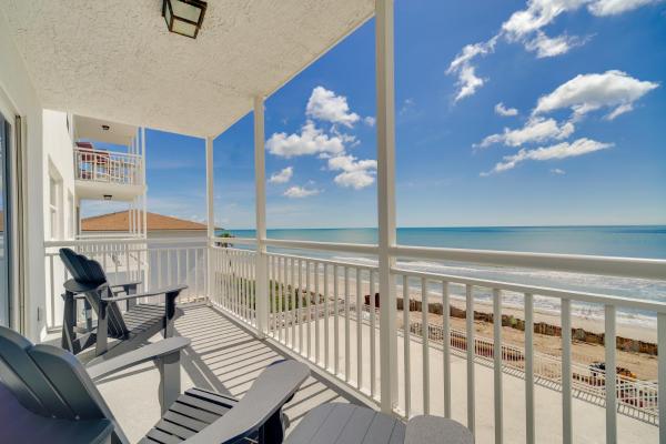 På billedet ses objektet Oceanfront Satellite Beach Condo with Balcony, Views beliggende i byen Satellite Beach.
