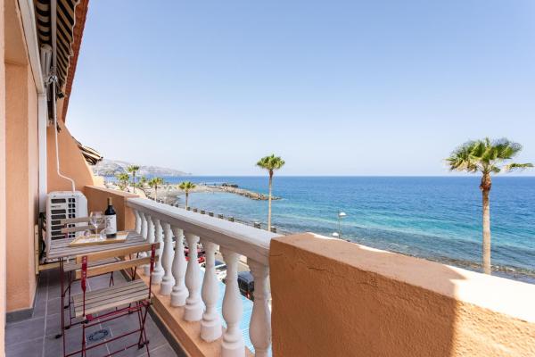 A la foto es mostra l'objecte Home2Book Stunning Sea Front Caletillas situat a la ciutat de Candelaria.