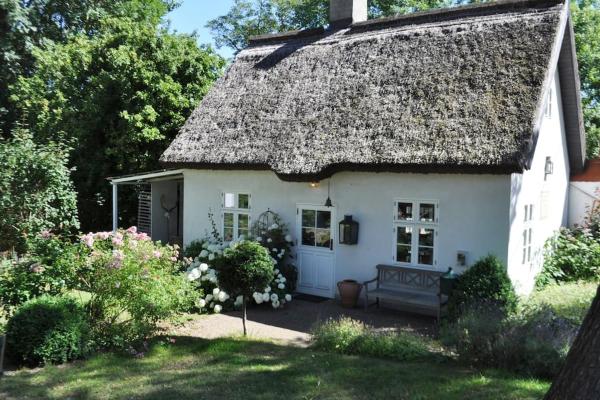 Auf dem Foto ist das Objekt Zauberhaftes englisches Cottage am Gutshaus in der Stadt Schabernack zu sehen.
