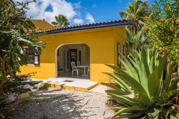 28 Casa Kokolishi, Kralendijk