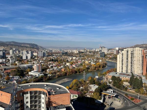 Foto 1: River View