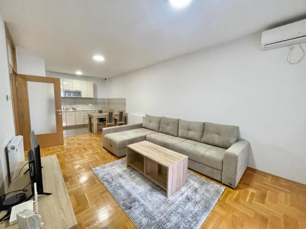 照片显示了位于Trebinje市的Shine apartment物件。