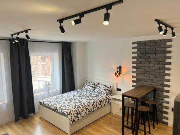 A la foto es mostra l'objecte White and Black Apartments situat a la ciutat de Katowice.