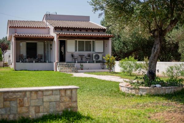 A la foto es mostra l'objecte Christina's 2 bedroom villa, Kefalonia situat a la ciutat de Svoronata.