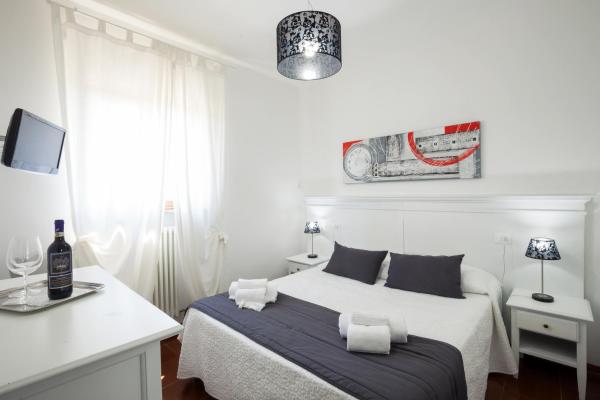 På billedet ses objektet Hotel Porta Romana - LuceHotels beliggende i byen Siena.