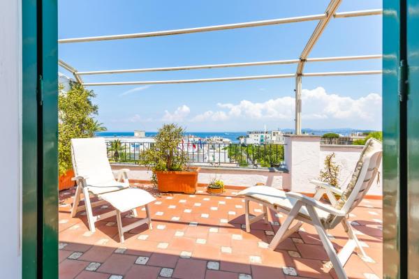 A la foto es mostra l'objecte Blumarina Terrace on Ischia situat a la ciutat de Ischia.