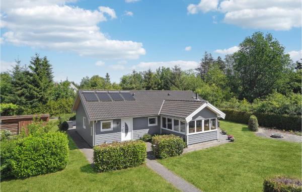 Na fotografii je vidět objekt Cozy Home In Glesborg With Wifi nacházející se ve městě Ørum.