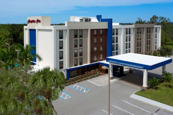 Na foto é possível ver o objeto Hampton Inn Ellenton/Bradenton localizado na cidade de Parrish.