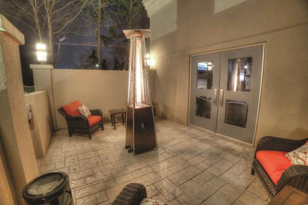 Foto 3: Doubletree Suites by Hilton at The Battery Atlanta