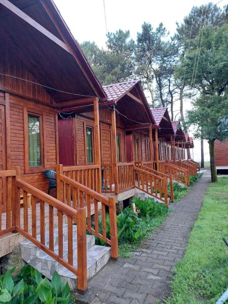 Na zdjęciu widoczny jest obiekt Ureki Beach położony w mieście Ureki.