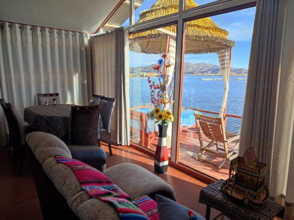 Na fotografii je vidět objekt TITICACA JALTAWI LODGE nacházející se ve městě Puno.