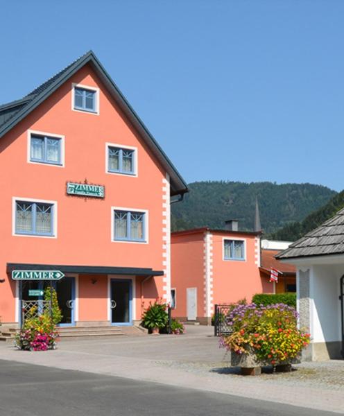 The photo shows the Privatzimmervermietung Fiausch located in the city of Kalwang.
