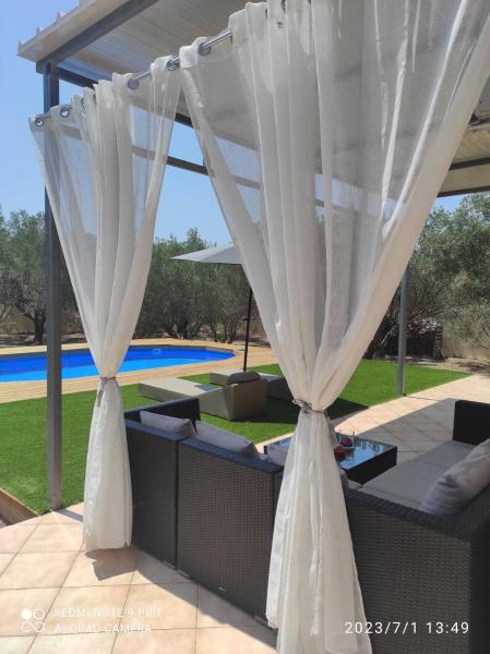 A la foto es mostra l'objecte Villa Lagonisi situat a la ciutat de Metókhi.