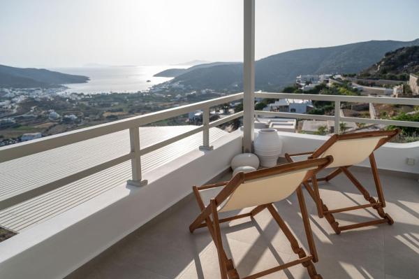 På billedet ses objektet Castello Amorgos Suites beliggende i byen Katápola.