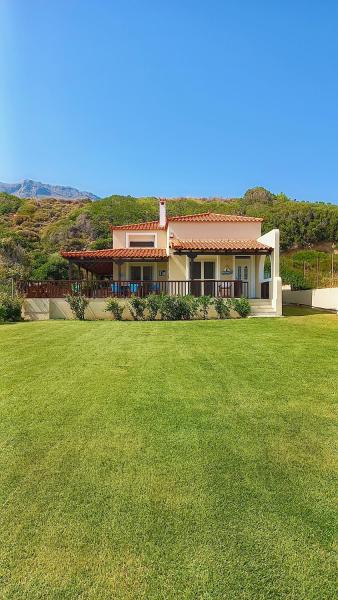 På bilden syns objektet Villa Dimitra som ligger i staden Mourteri.