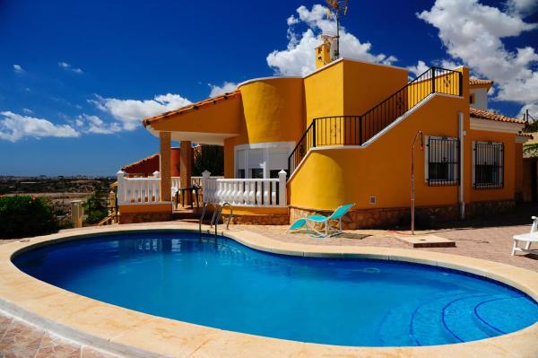 A la foto es mostra l'objecte Villa Canamon situat a la ciutat de Mutxamel.