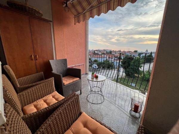 Lungo Mare Apartment With Terrace & Free Parking - Pula