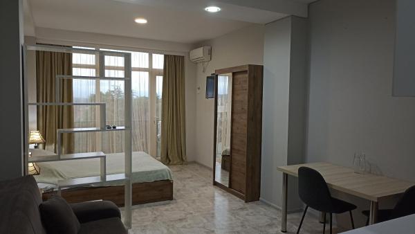 Na zdjęciu widoczny jest obiekt Apartment Zhemchuzhina Ureki-5 СТУДИО położony w mieście Ureki.