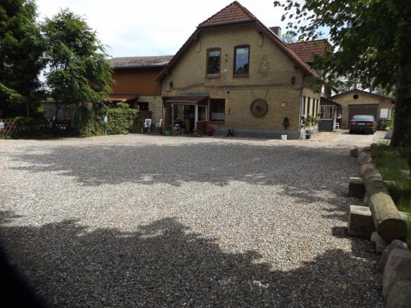 A la foto es mostra l'objecte Gästehaus Hahnenkrug situat a la ciutat de Jagel.