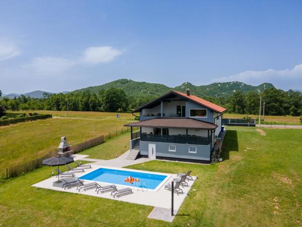 Nella foto è visibile l'oggetto Plum house - villa with pool situato nella città di Gospić.