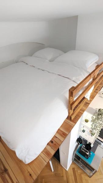 Фотография 8: Central, cozy, designed 1-BR Apt at Akazienkiez