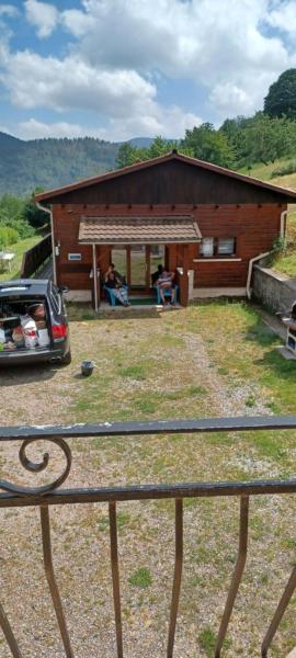 Na foto é possível ver o objeto chalet du cypres localizado na cidade de Cornimont.