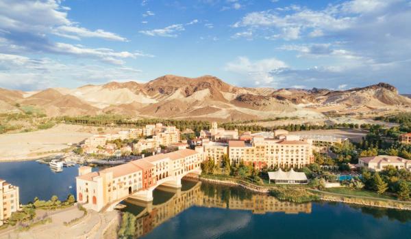 Na foto é possível ver o objeto Hilton Lake Las Vegas Resort & Spa localizado na cidade de Las Vegas.