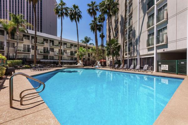 A la foto es mostra l'objecte DoubleTree by Hilton Phoenix Midtown situat a la ciutat de Phoenix.