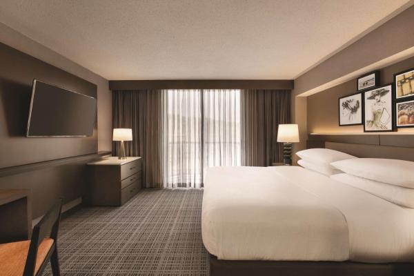 A la foto es mostra l'objecte Embassy Suites by Hilton Richmond situat a la ciutat de Richmond.