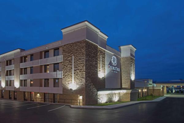 Foto 1: DoubleTree by Hilton Schenectady